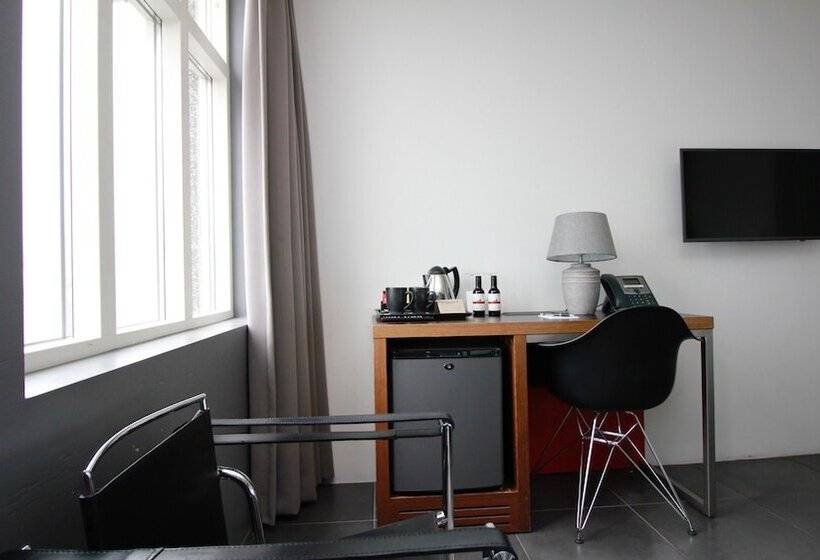 اتاق استاندارد با چشم‌انداز دریا, Center Hotels Arnarhvoll
