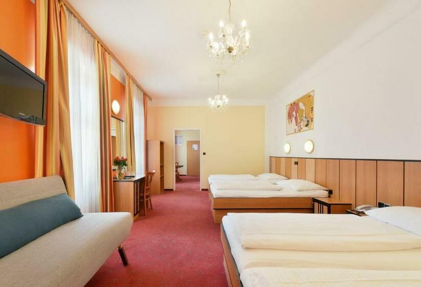 4인용 스탠다드 룸, Garten  Und Kunsthotel Gabriel City