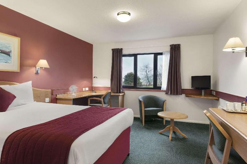 Номер Executive, Days Inn Hotel Abington   Glasgow