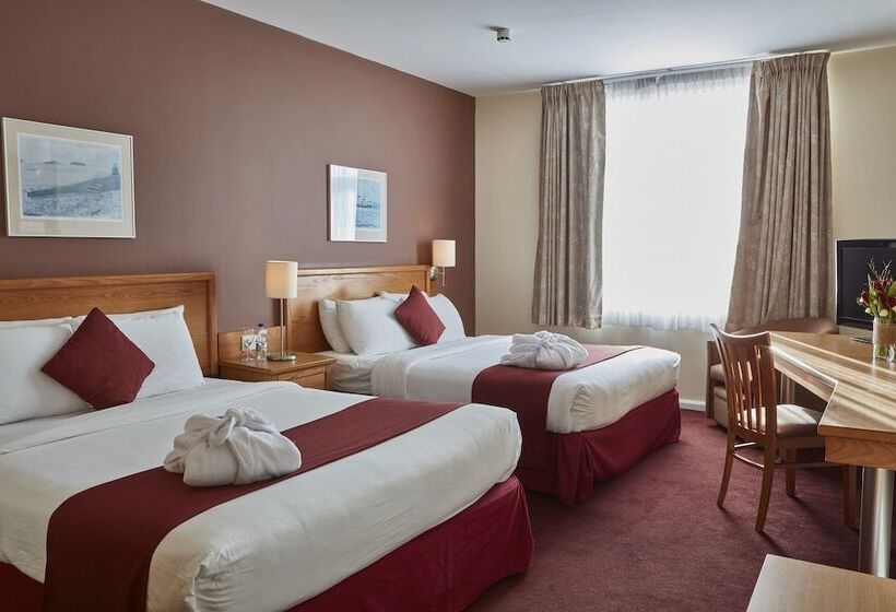 带2个双人床的标准工作室, Future Inn Cardiff Bay
