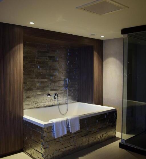 Люкс, Van Der Valk Hotel Hengelo