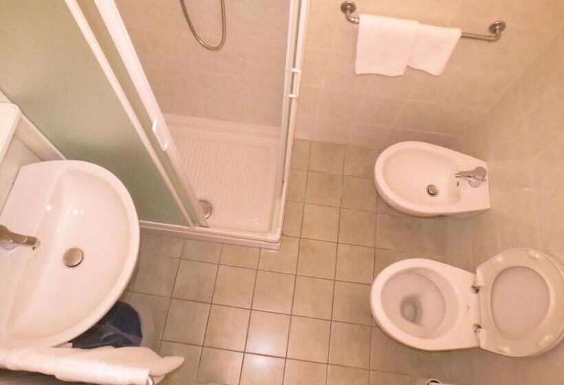 Habitación Triple Clásica, Gemini