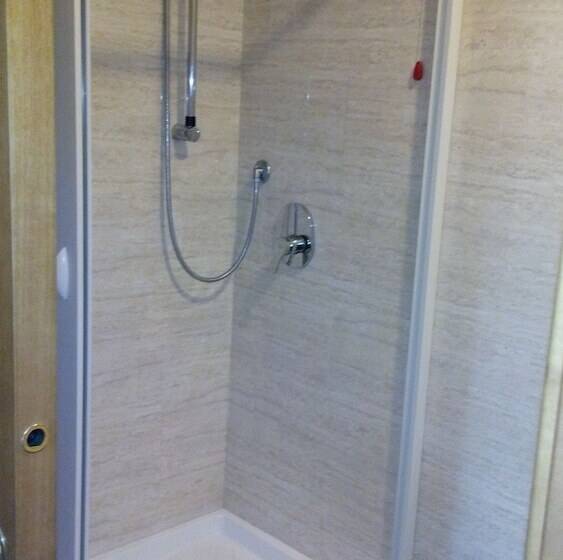 اتاق استاندارد یک نفره, Le Tre Stazioni