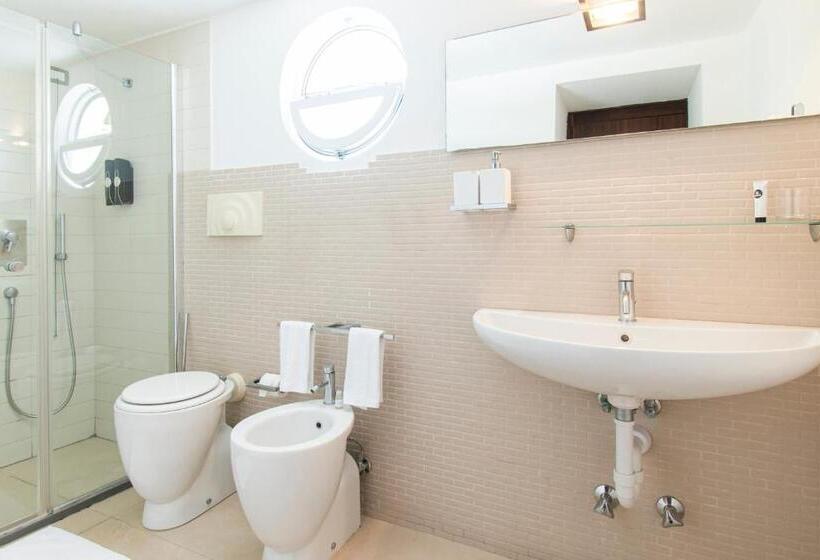 Четырехместный Номер Классик, Marina 10 Design Hotel & Spa