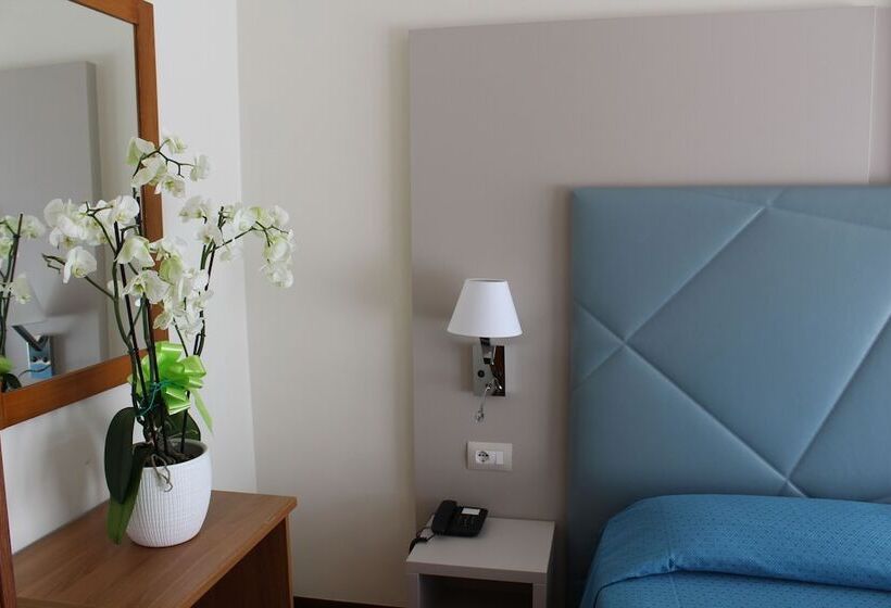 اتاق استاندارد چهار تخته, Residence Holiday