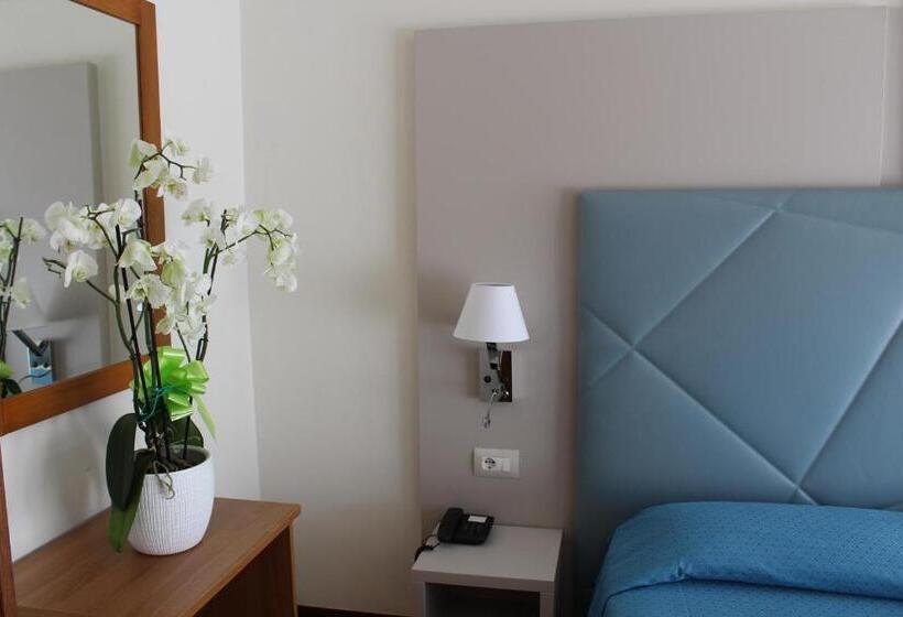 اتاق استاندارد چهار تخته, Residence Holiday
