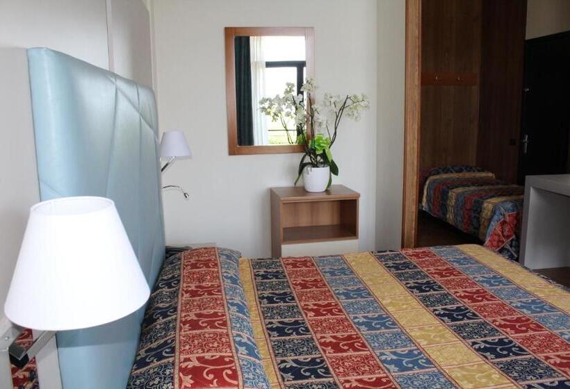 اتاق استاندارد چهار تخته, Residence Holiday