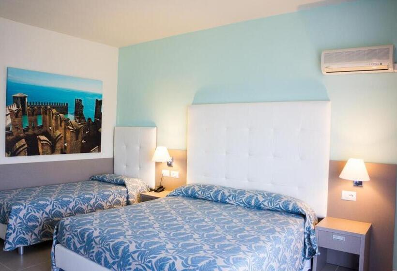 اتاق سوپریور چهار تخته, Residence Holiday