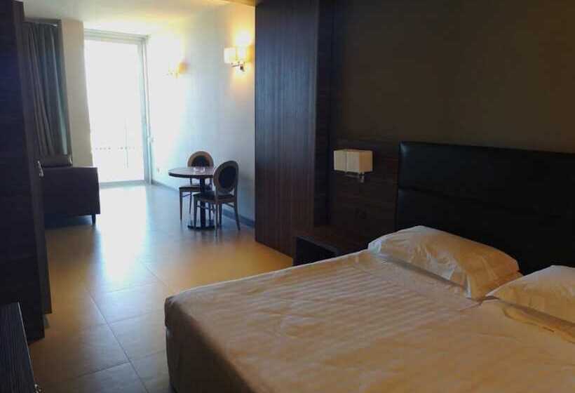 سوییت با چشم‌انداز دریا, Waldorf Suite