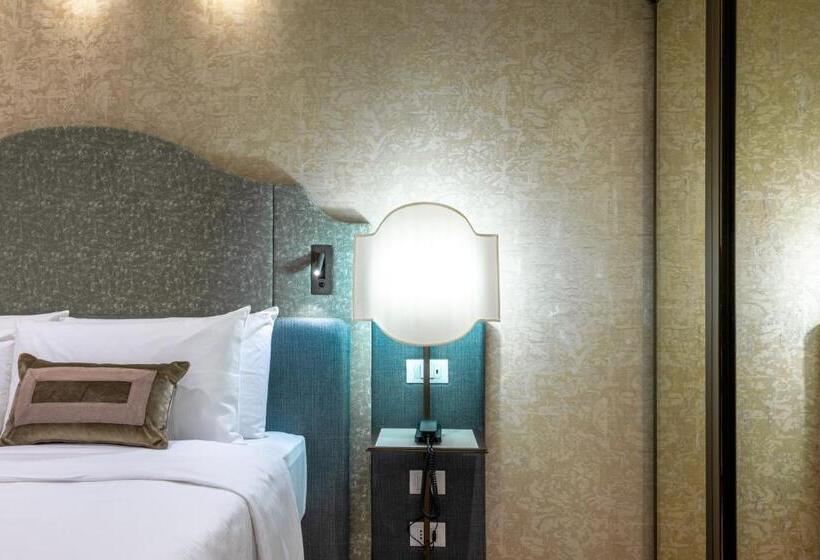 Quarto superior, Acca Hotel