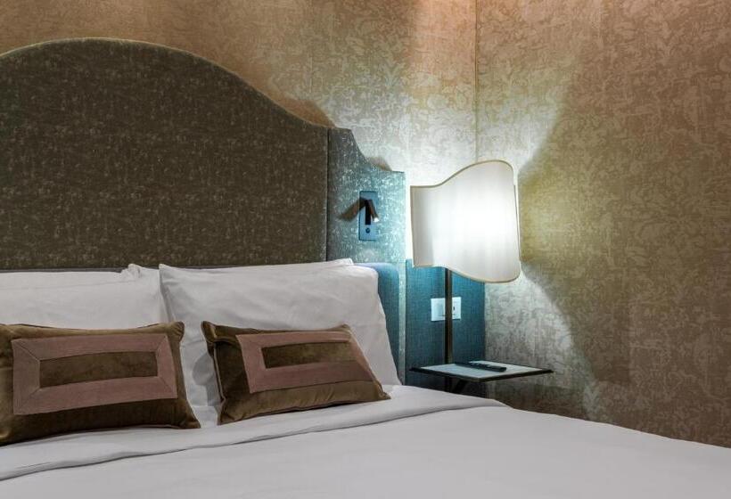 Quarto Deluxe com Balcão, Acca Hotel