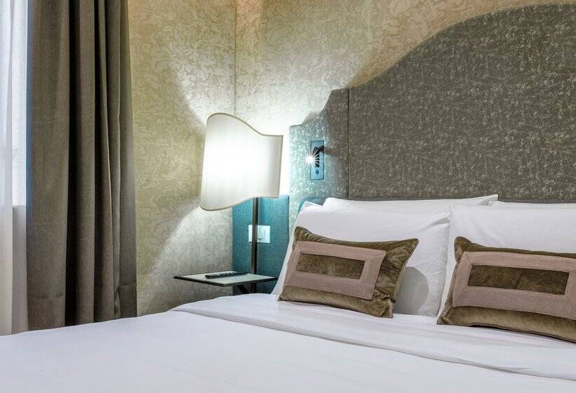 Quarto superior, Acca Hotel