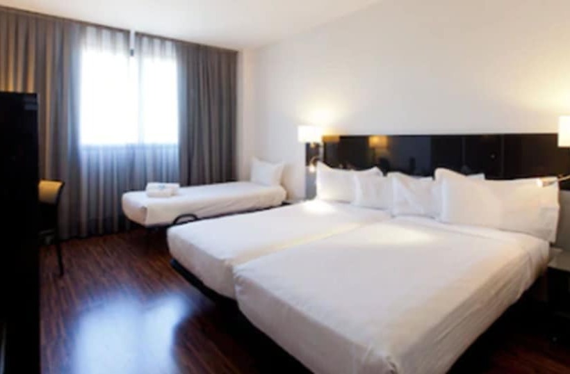 스탠다드 트리플 룸, Ciudad De Mostoles