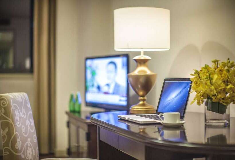 آپارتمان پریمیوم 1 خوابه, Green Court Residence City Center  Shanghai