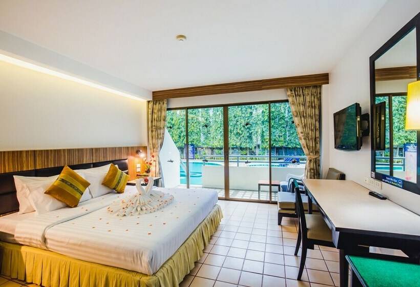 디럭스 룸, Karon Whale Resort