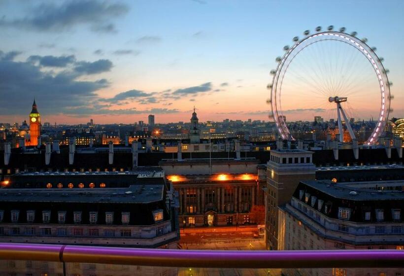 سوئیت پنت هاوس, Park Plaza County Hall London