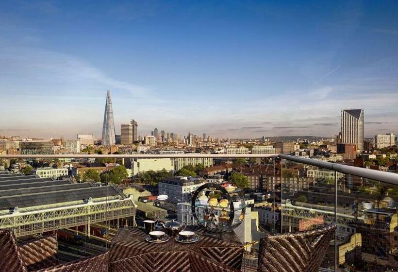 سوئیت پنت هاوس, Park Plaza County Hall London