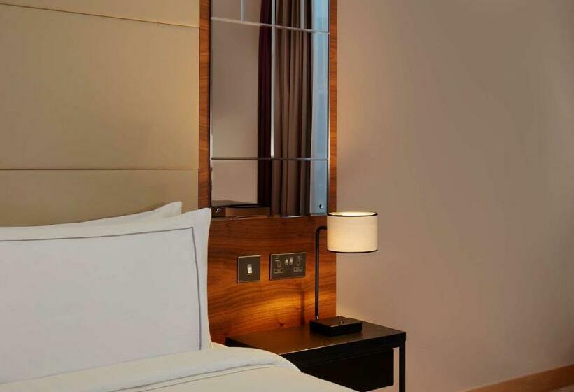 اتاق سوپریور با چشمانداز, Park Plaza County Hall London