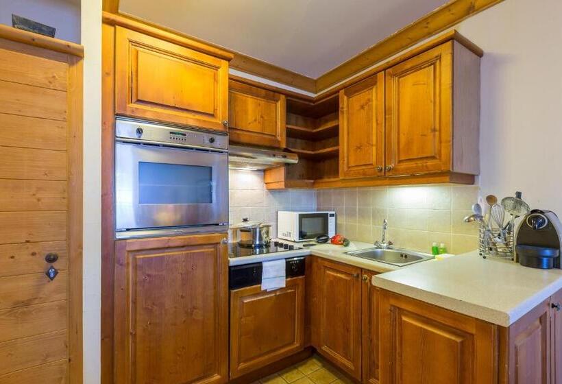 2 Bedroom Apartment with Views, Résidence Pierre & Vacances Premium Arc 1950 Le Village