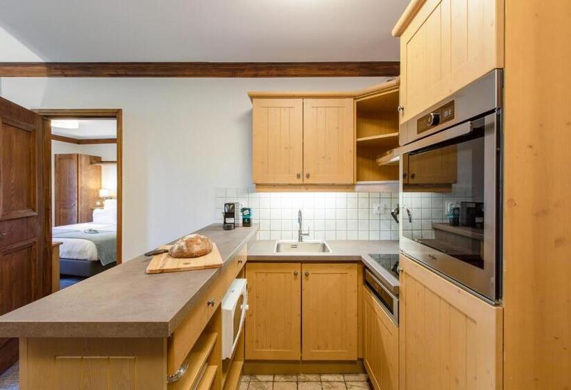 2 Bedroom Apartment with Pool, Résidence Pierre & Vacances Premium Arc 1950 Le Village