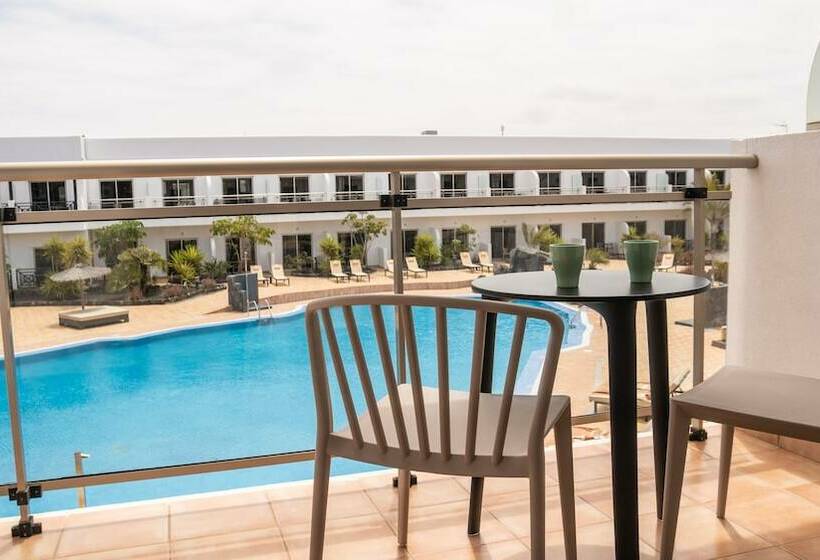 Номер Стандарт Вид на Бассейн, Coral Cotillo Beach