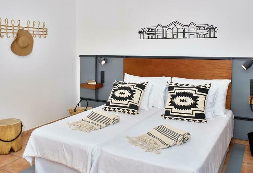 Трехместный Номер Стандарт Вид на Бассейн, Coral Cotillo Beach