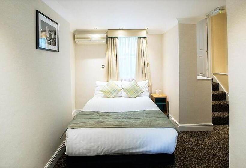 Четырехместный Номер Стандарт, Astors Belgravia