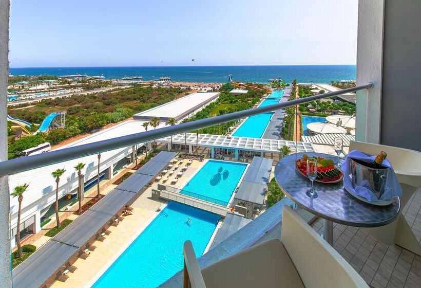 اتاق اساندارد با چشم‌انداز جانبی به دریا, Crystal Centro Resort  Ultimate All Inclusive