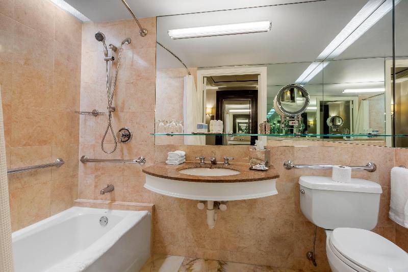 اتاق لوکس, Omni Berkshire Place