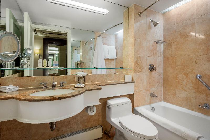 اتاق لوکس با تخت بزرگ, Omni Berkshire Place