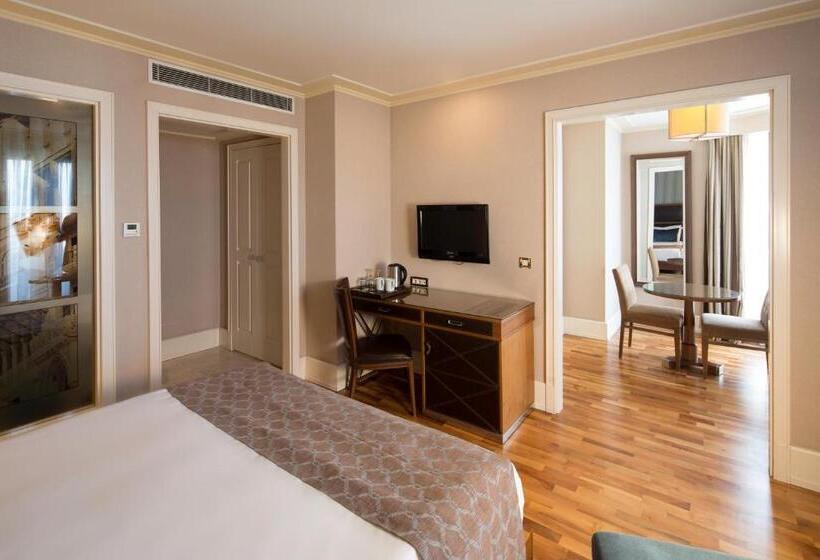 デラックスルーム, Titanic City Taksim