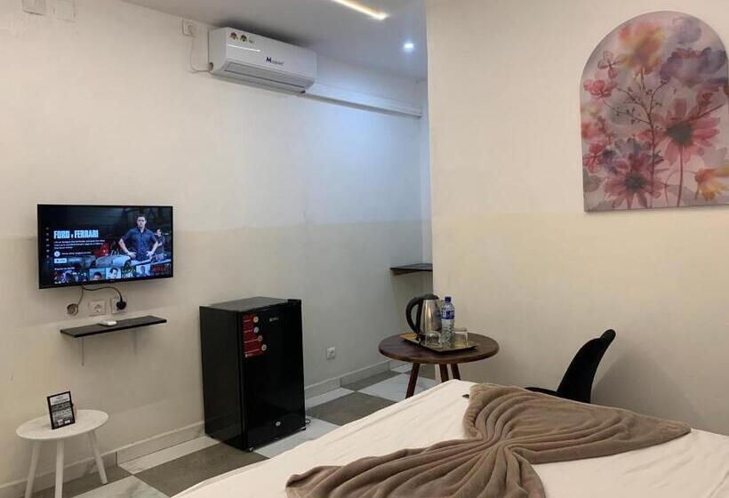 اتاق لوکس, 40 40 Accommodation