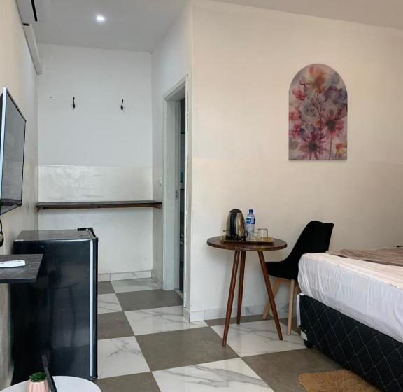 اتاق لوکس, 40 40 Accommodation