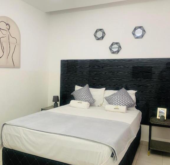 اتاق لوکس, 40 40 Accommodation