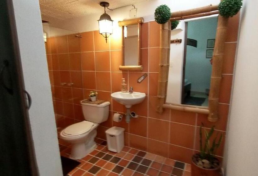 Номер Стандарт, Santander Aleman Hostel