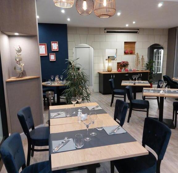 Номер Superior, Logis Loire Hotel   Les Cocottes Restaurant