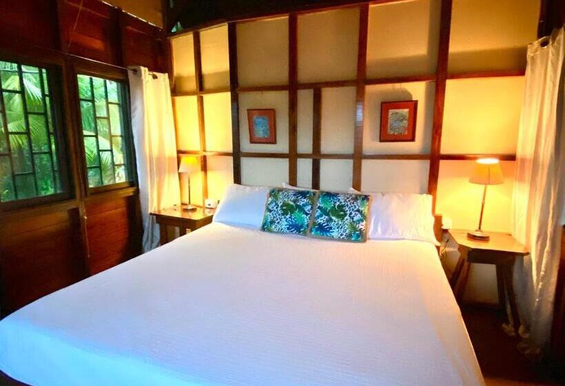 Семейное Бунгало, Pacific Edge Eco Lodge