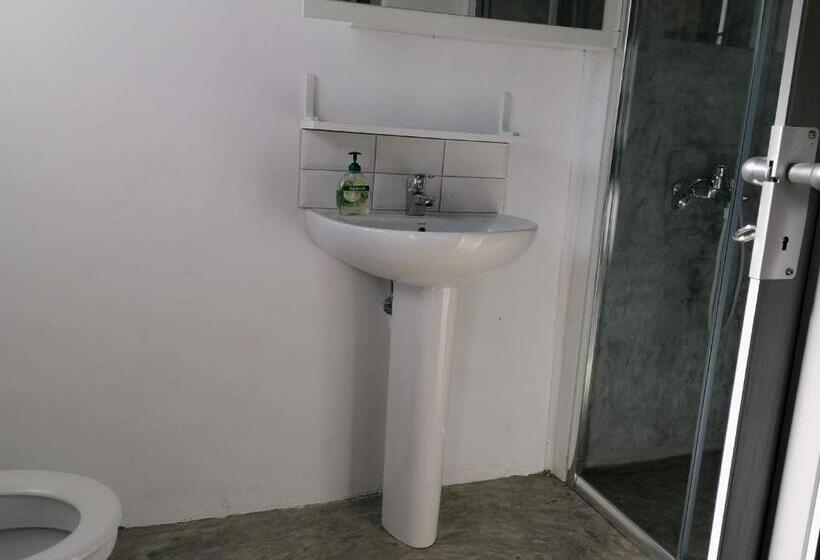 اتاق لوکس, Le Mat Hostel