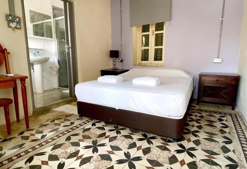 اتاق لوکس, Le Mat Hostel
