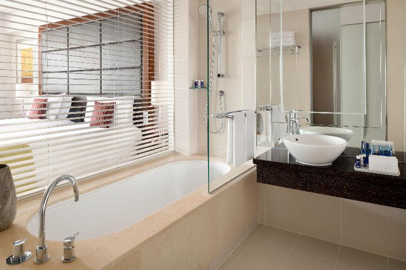 Номер Superior, Crowne Plaza Dubai Festival City
