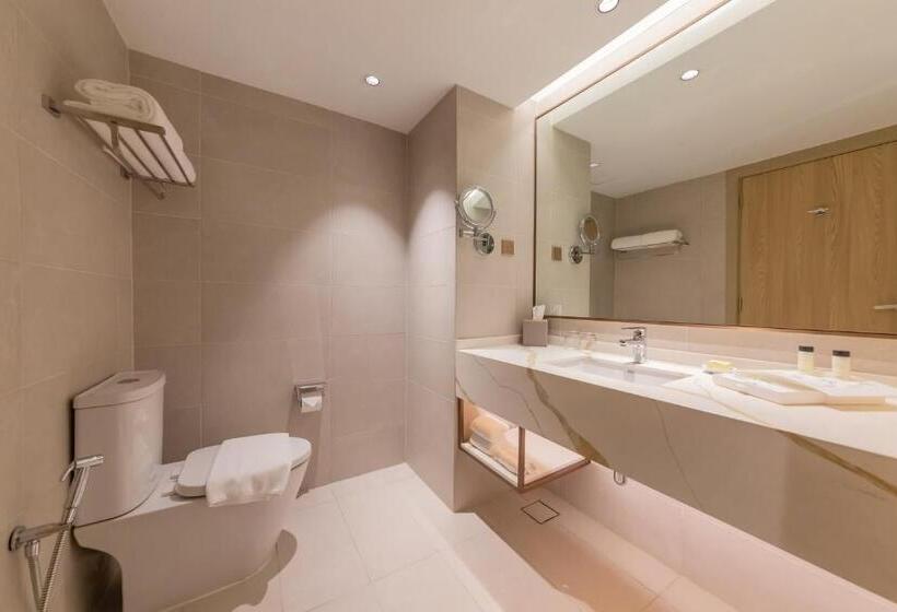 اتاق اجرایی با تخت بزرگ, Glenmarie Hotel & Golf Resort