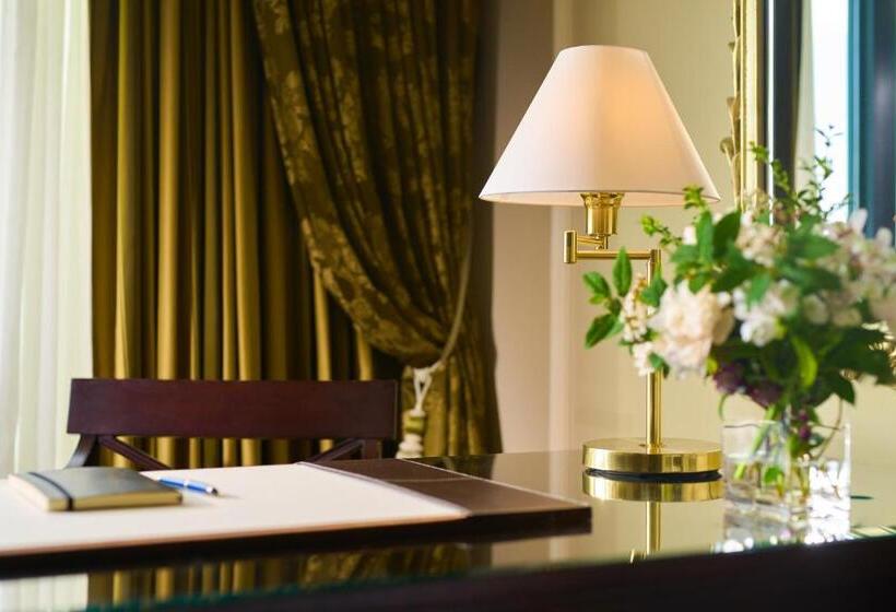Полулюкс, Castlemartyr Resort