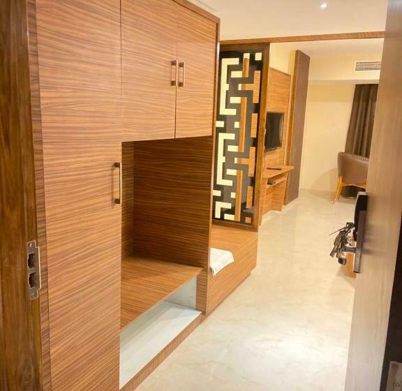 Номер Стандарт, High Rise Regency, Burhanpur