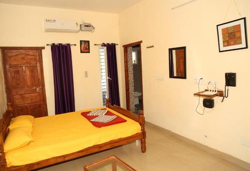 اتاق لوکس, Blissful Haven Art House   Near Entrance To Auroville