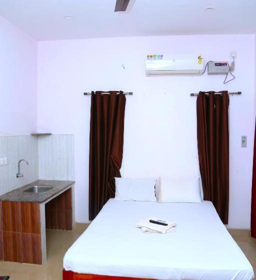 اتاق لوکس, Blissful Haven Art House   Near Entrance To Auroville