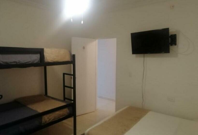 اتاق استاندارد چهار تخته, Comfort House