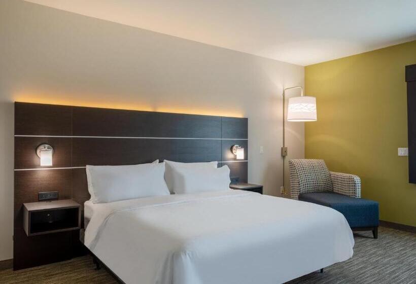 اتاق استاندارد با تخت بزرگ برای معلولان, Holiday Inn Express & Suites   Watertown, An Ihg