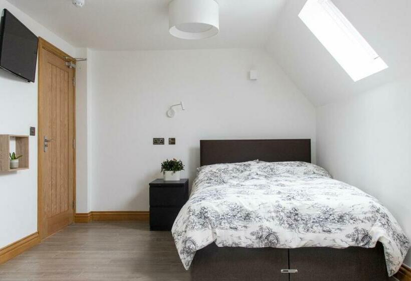 Номер Стандарт, Burren London