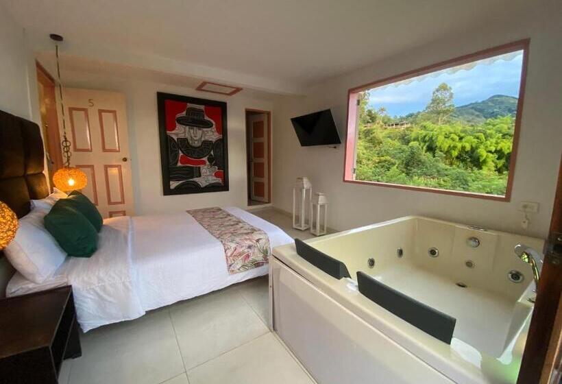 디럭스 스위트, Mahalo Hostel