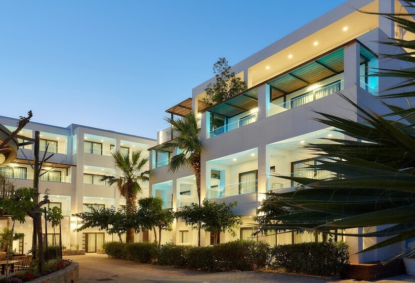 اتاق استاندارد با چشم‌انداز استخر, Arminda Hotel & Spa